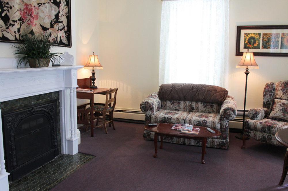 Kennedy Inn St. Andrews By The Sea Екстериор снимка