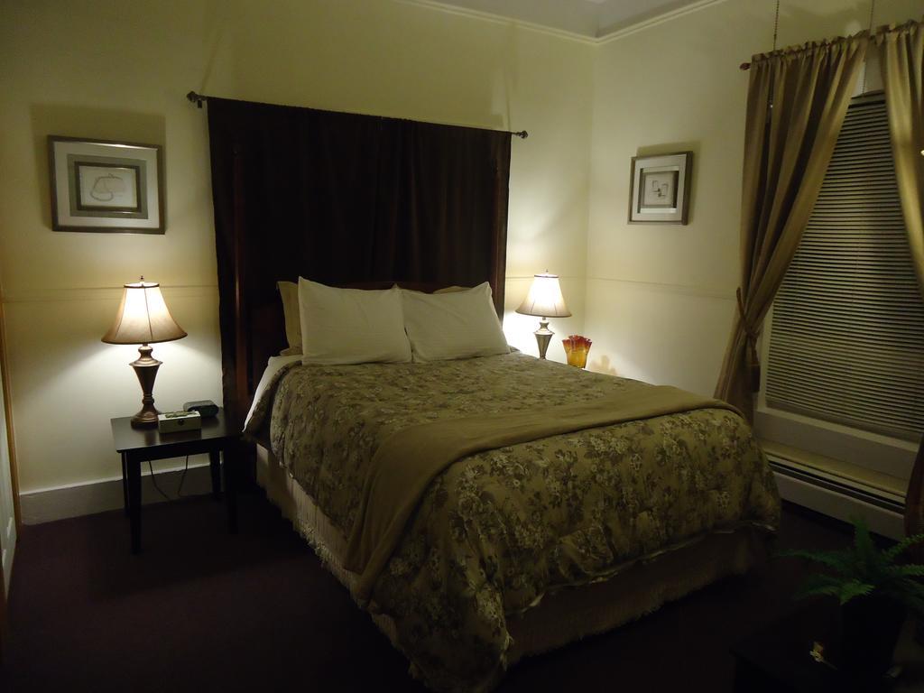 Kennedy Inn St. Andrews By The Sea Стая снимка