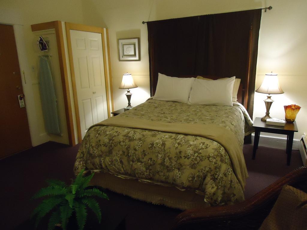 Kennedy Inn St. Andrews By The Sea Стая снимка