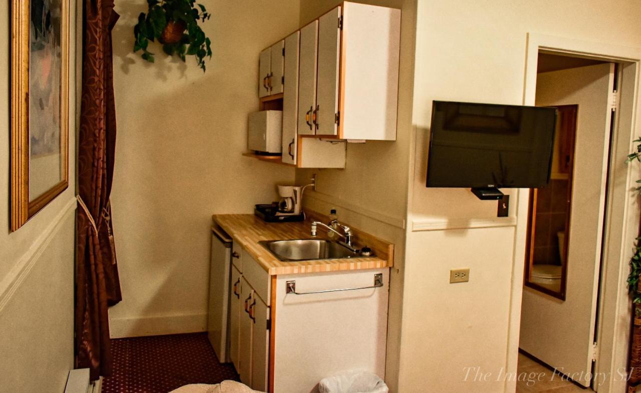 Kennedy Inn St. Andrews By The Sea Екстериор снимка